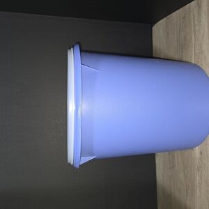 Tupperware 9 qt storage container with lid 255 and 1203